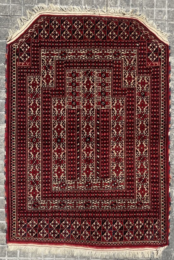 TURKMEN HEXAGONAL PRAYER RUG